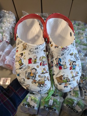 Crocs snoopy Limited Edition Peanuts Classic Clog Men size 9, 10 New 208629-94S