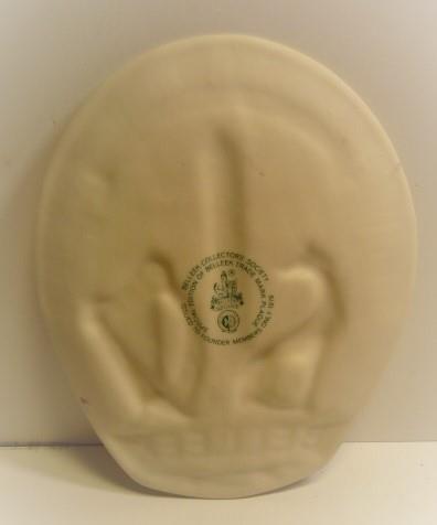 BELLEEK COLLECTOR'S SOCIETYSPECIAL EDITION OF BELLEEK TRADE MARK PLAQUE 1979 - Picture 4 of 5