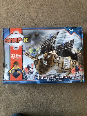 SNAPX BAUSATZ - PIRATENABENTEUER - DUNKLE GALEONE