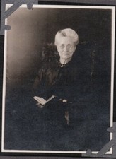 VINTAGE PHOTOGRAPH WOMEN'S/GRANDMA HAIR CHAIR FASHION MASSACHUSETTS OLD PHOTO
