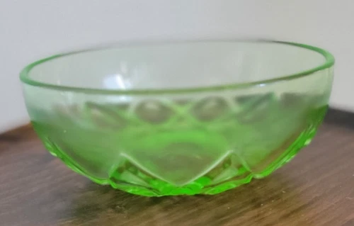 Vintage Anchor Hocking Green Uranium Depression Glass Decorative Bowl