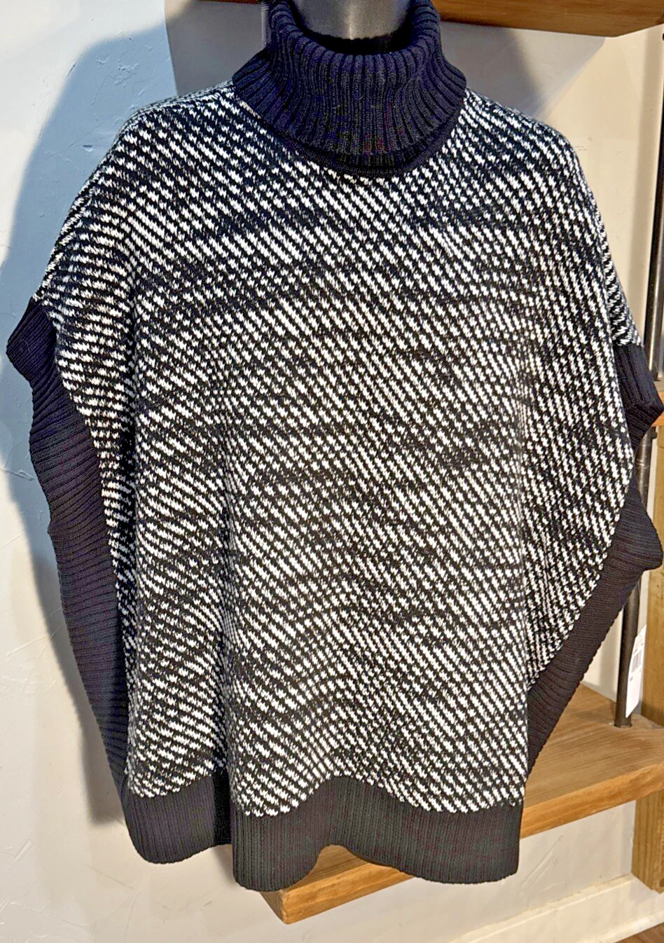 Michael Kors Turtleneck Poncho Sweater Twill Stitch Black Camel Large Academic