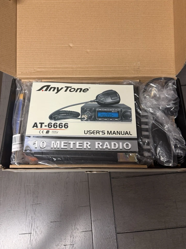 AnyTone AT-6666 com caixa original e manual - Imagem 3 de 4
