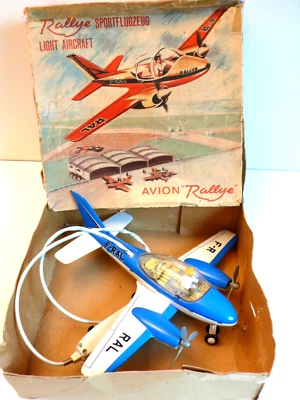 JOUSTRA AVION RALLYE TÉLÉGUIDÉ TÔLE   BON ÉTAT   BOITE FATIGUÉE   1967 - Photo 1/4