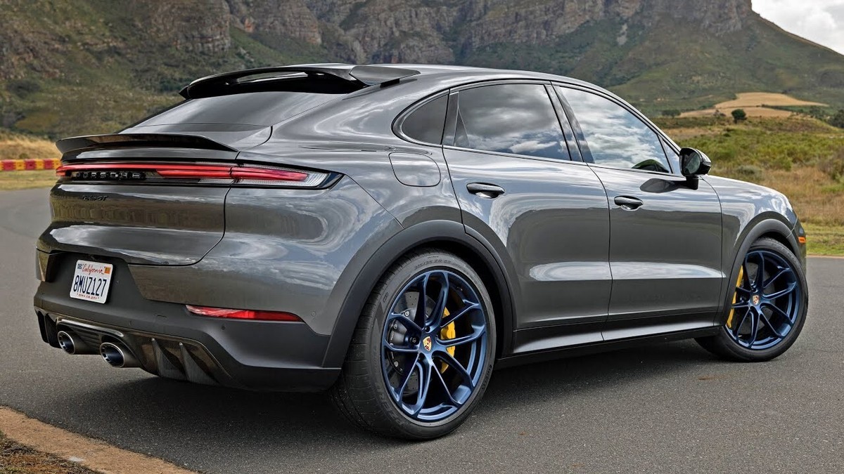 Porsche Cayenne Turbo GT 22
