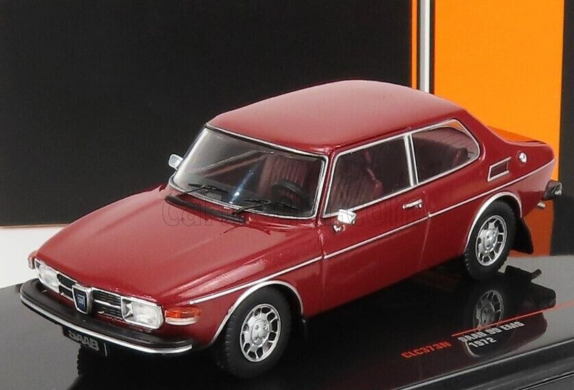 SAAB 99 EMS 1972 IXO rouge 1:43, l'objet déco vintage idéal pour un bureau de passionné d'auto