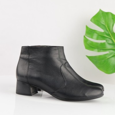 Dansko Womens Petra Boot Size 40 9.5 Black Leather Bootie Low Block Heel Comfort