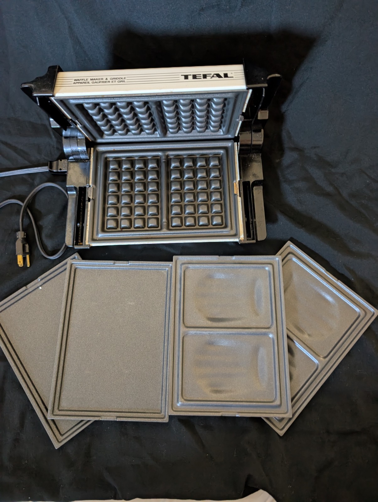 Tefal 39221 Waffle Maker Griddle with 2 Interchangeable Plates-image