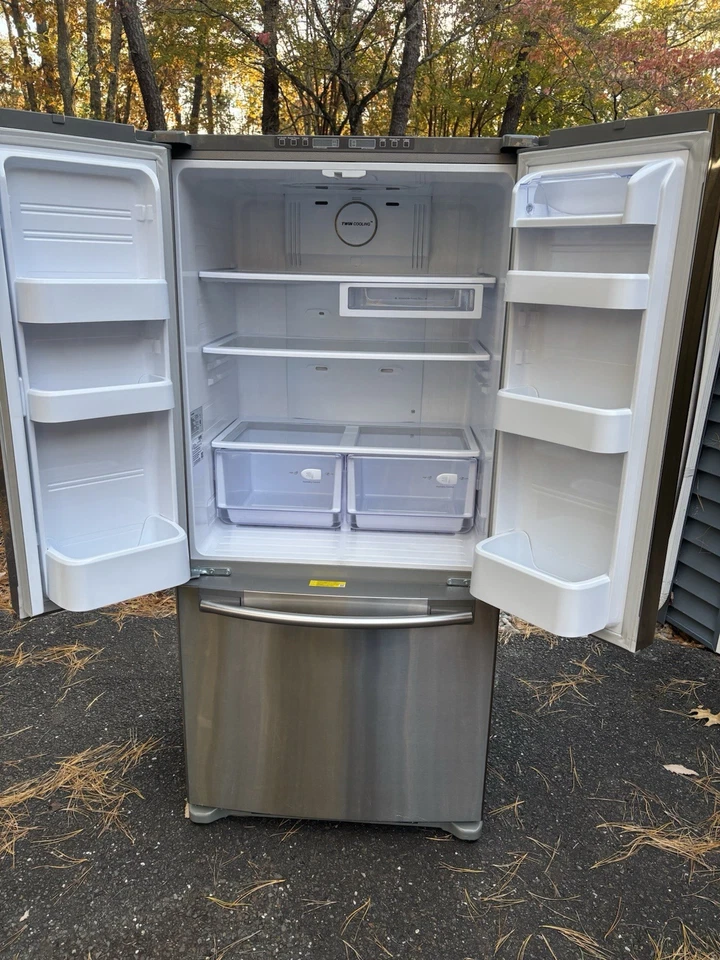 Samsung Refrigerator - Model RF18HFENBSR - 33'' French Door - Pristine Condition - Image 3 of 4