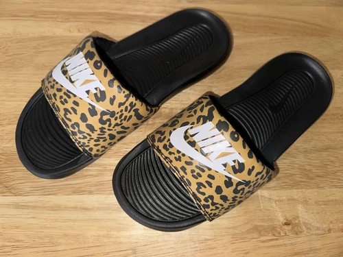 Sandali Nike Victori One Slide donna taglia 7 stampa leopardata CN9676 700