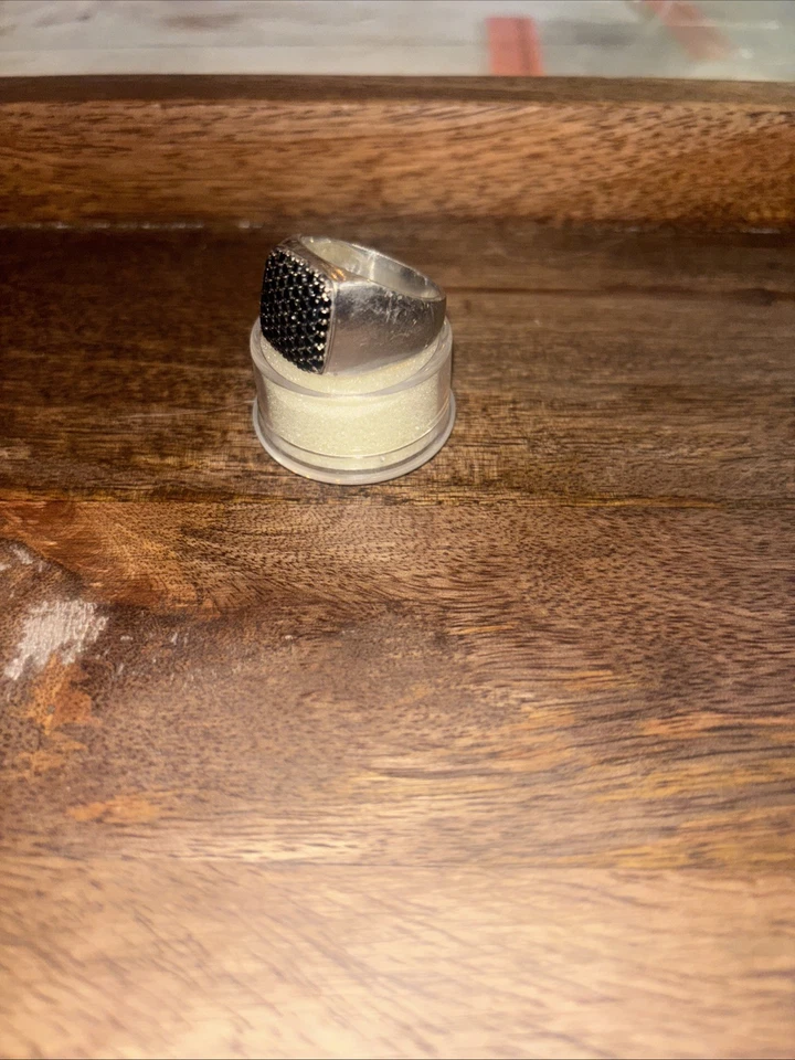 Anillo grande de plata de ley moissanita negra para hombre (leer) Foto 2 de 4