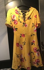 Pretty Little Thing Size 12 Yellow Flower Print Tie Back Dress