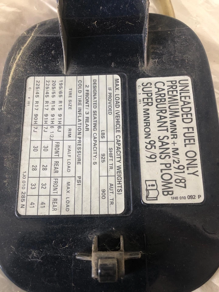 1999- 2005 VOLKSWAGEN JETTA GLS Sedan Fuel Gas Filler Cap & Door Tank Lid Cover - Image 4 of 4