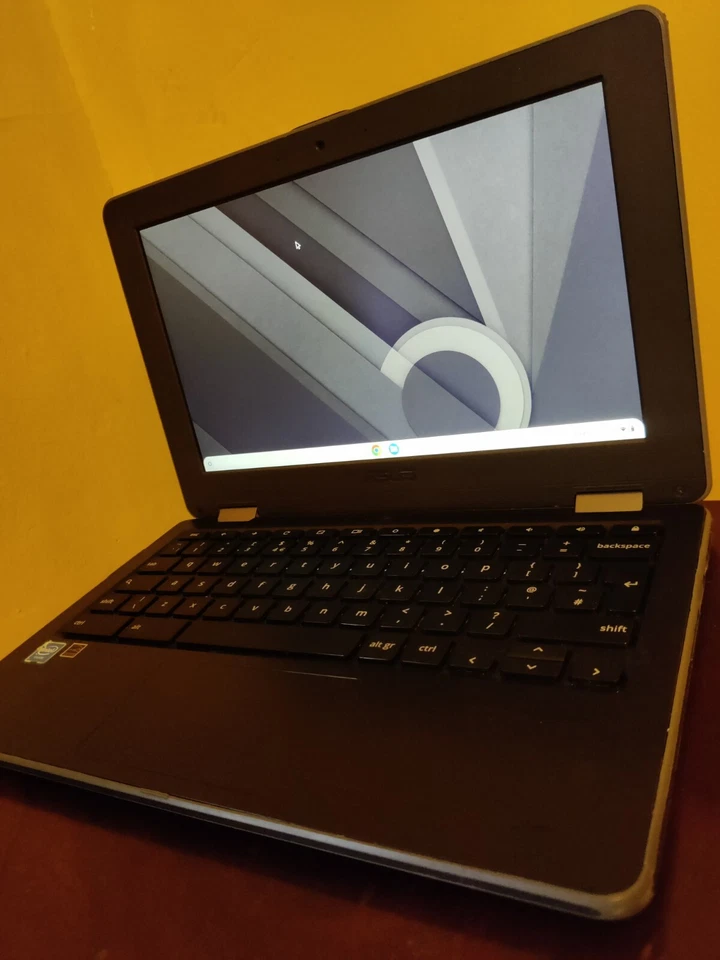 Travel book 5-6h great battery ASUS Chromebook Flip/Convertible 4GB RAM 32GB   - Image 2 of 4