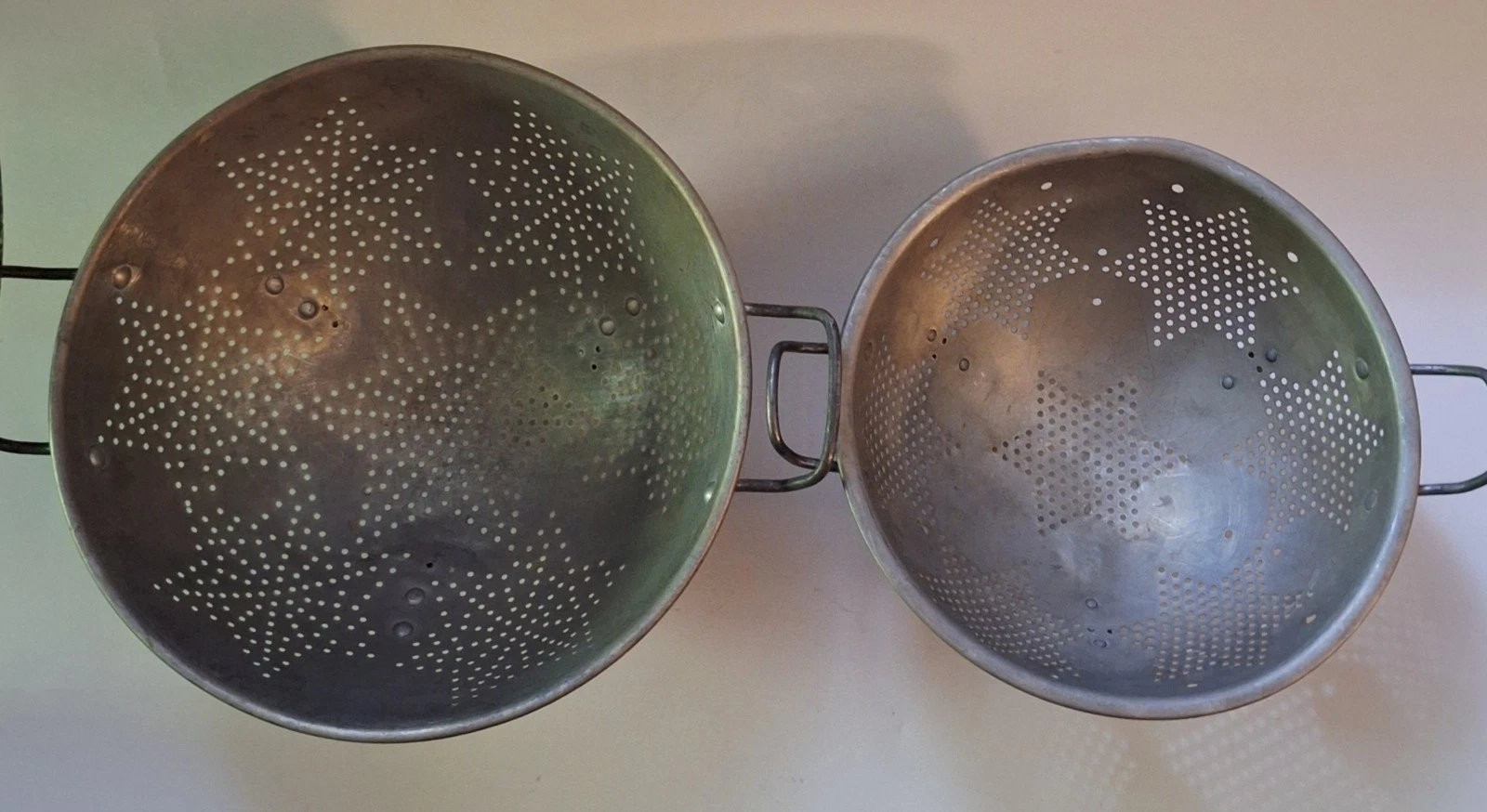 Vintage Colanders with Star Pattern Lot Of 2 (9" And 11")
Opens in a new window or tab