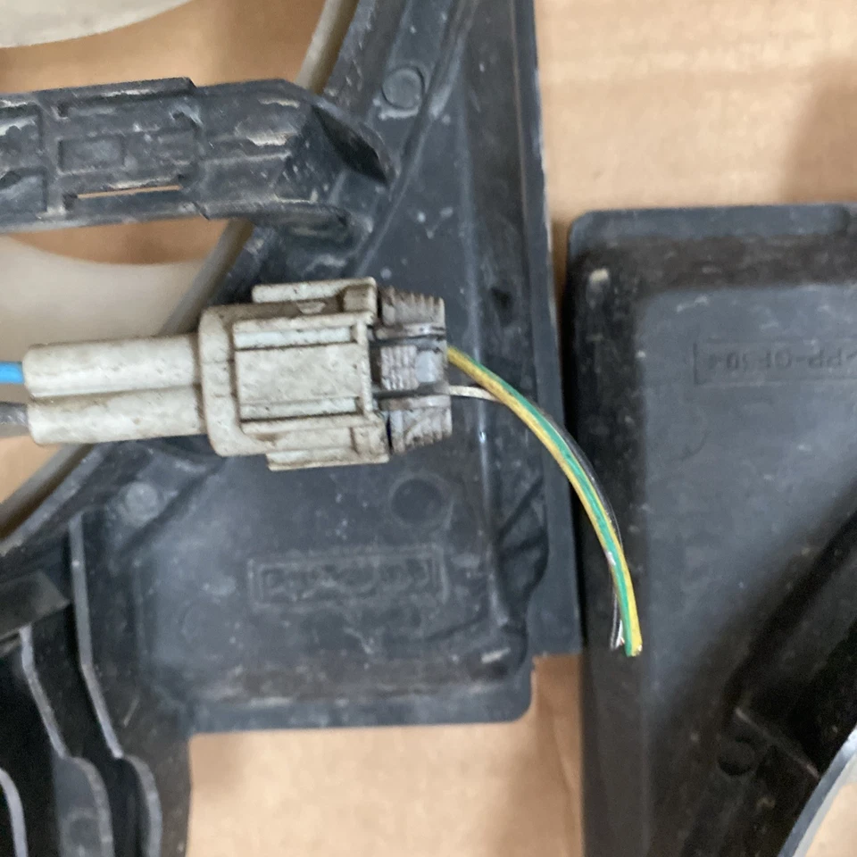 2014 2015 2016 SUBARU CROSSTREK XV HYBRID RADIATOR OEM Fans Fan - Image 4 of 4