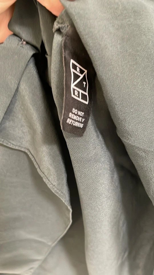 Blusa Kate Spade RTR Seda Abotonada Manga Larga 100% Seda Talla Pequeña Foto 3 de 4