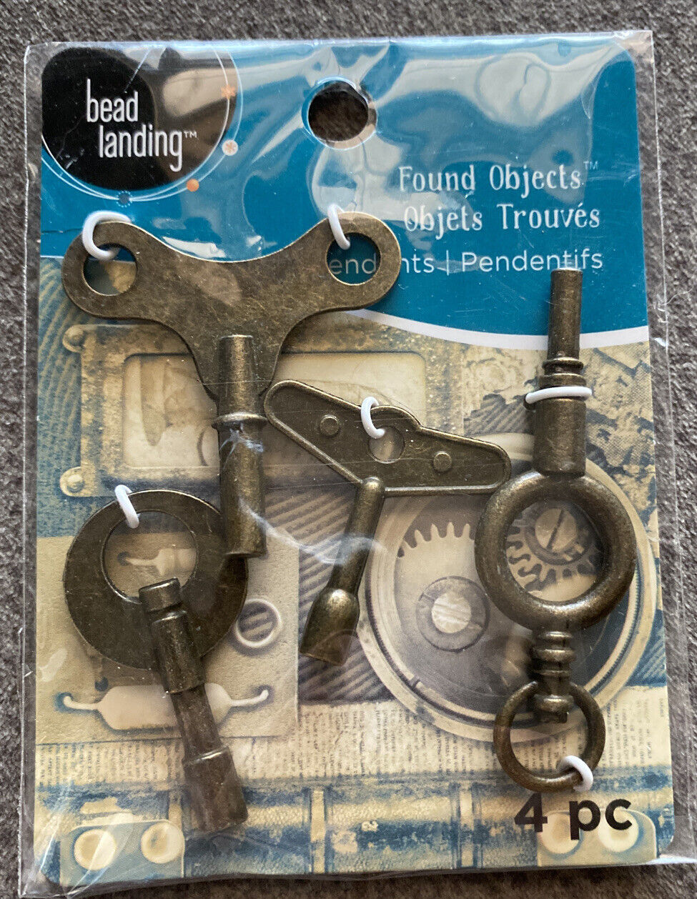 Bead Landing Metal Keys Pendant - Antique Gold Toned Vintage Skeleton Keys