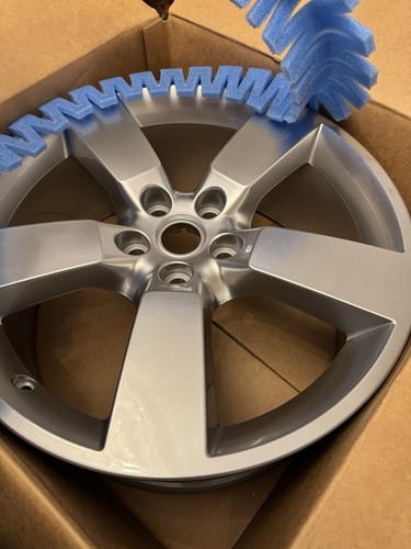 1 x Genuine Land Rover Defender 2020 20” Alloy Wheel Grey Style 5098 LR164879 - Picture 7 of 8