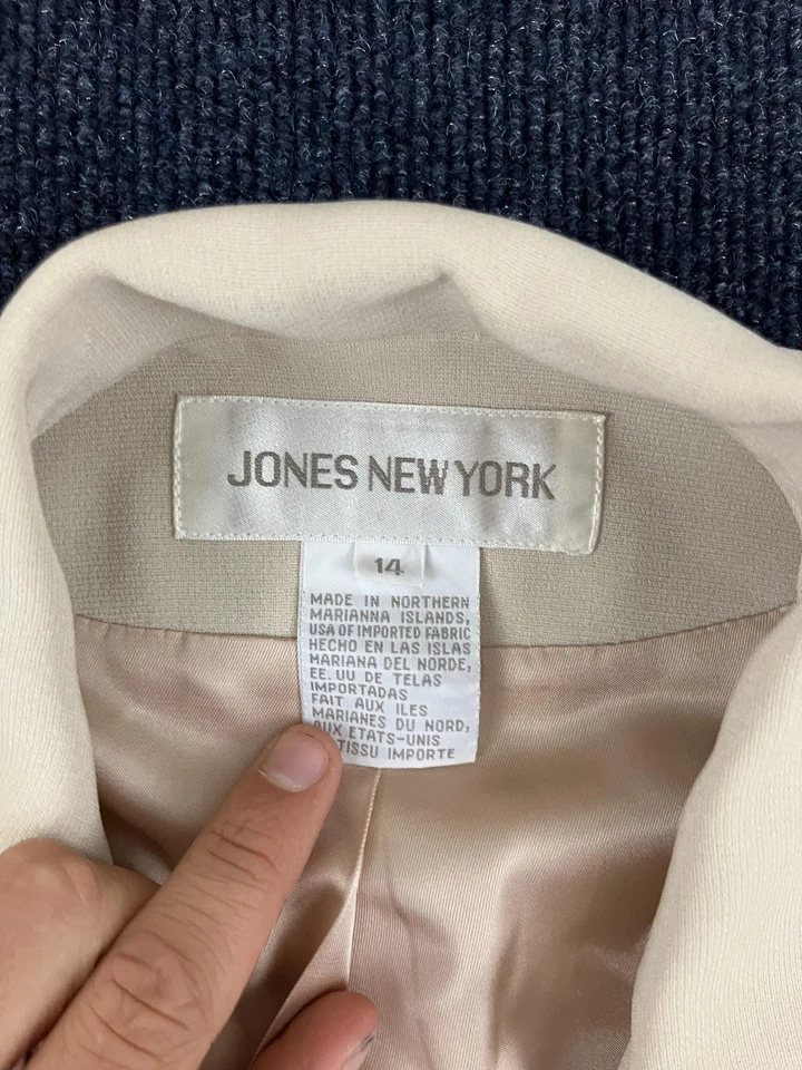 Blazer Jones New York Mujer 14 Beige Dos Botones Muesca Solapa Forrado Hecho en EE. UU. Trabajo Foto 2 de 4