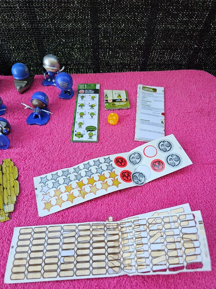 MGA Impresionante Pequeño Hombre Verde Militar Ejército Lote de 19 Figuras Verde/Azul Foto 4 de 4