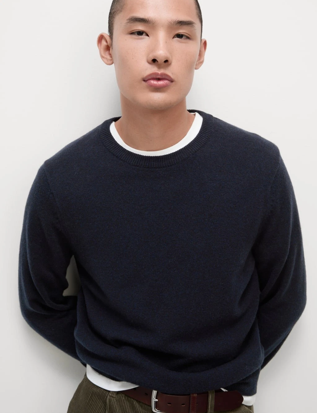 Marks & Spencer Mens Wool Round neck Long sleeved Jumper in Dark Navy - M&S
Opens in a new window or