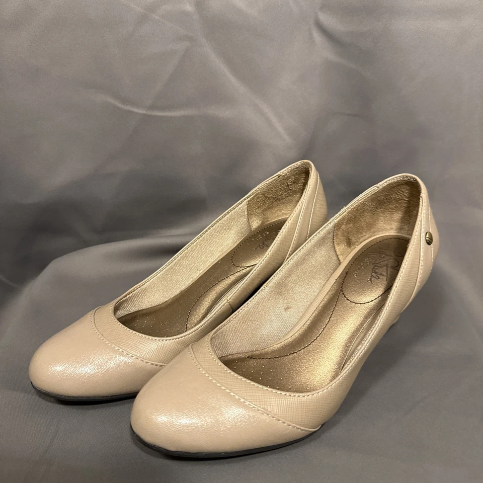 LifeStride Women's Nude Wedge Pumps Soft System Support Size 7.5 US - Image 2 of 4