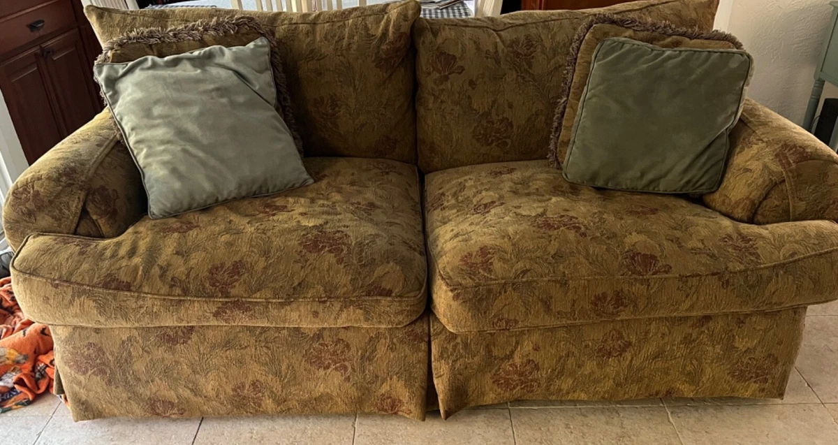 Thomasville couch deals