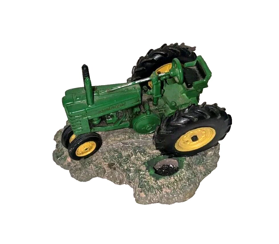 Vintage John Deere Tractor Rustic Scene Display Decor Centerpiece - Image 4 of 4