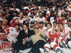 2002 Detroit Red Wings Champion Stanley Cup Group Picture Photo License — photo 2
