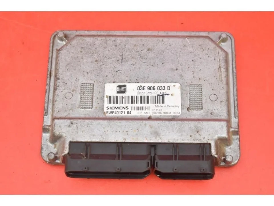 Centralina motore Seat Ibiza III 6L1 03E906033D 2002 22079248 - Immagine 2 di 4