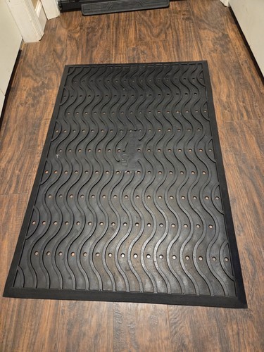 Rubber-Cal Dura-Scraper Wave 24 in. x 36 in. Black Rubber Door Mat - Picture 2 of 4