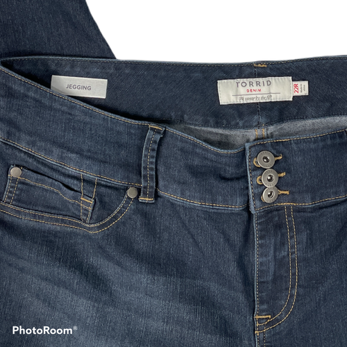 Torrid Women's 22R High Rise 3 Button Jegging Medium Dark Wash Jean 10350616 - Picture 2 of 4