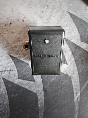 Hubbell 69JF9LY2C  Air Compressor Pressure Switch Control Valve 140-175PSI NEW