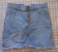 Abercrombie Kids size 9/10 Denim skirt 4 Pockets 4 Button close 13" Long a1