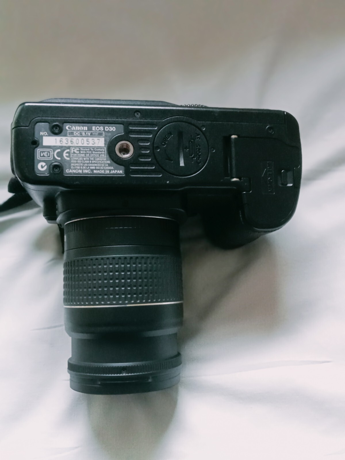 Canon EOS D30 DSLR digital Camera With Canon EF 2880mm Lens CF Card