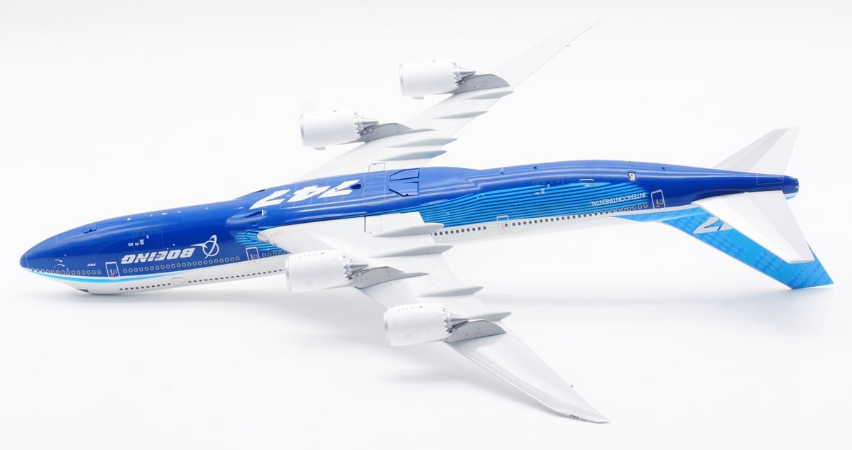 SQ Wings 1:200 L2072 Boeing B747-8 'House Color' Diecast