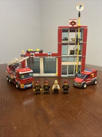 LEGO 2013 RETIRED City Fire Station 60004 Rare Incomplete Set