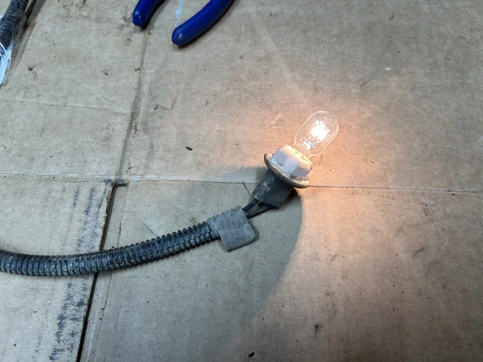 87-91 Ford F-150 - Luces de matrícula ARNÉS DE CABLEADO - probado OEM F-250 F-350 Foto 3 de 4