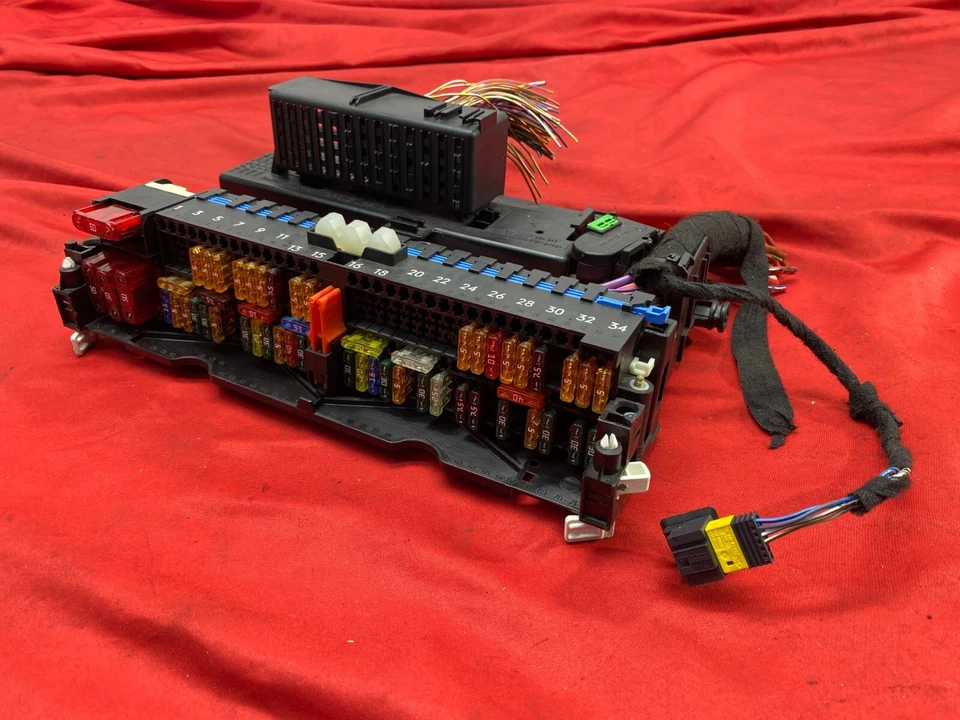 99-06 BMW E46 3 Series M3 X3 Interior Power Fuse Junction Control Box Unit OEM✅ - Image 3 of 4