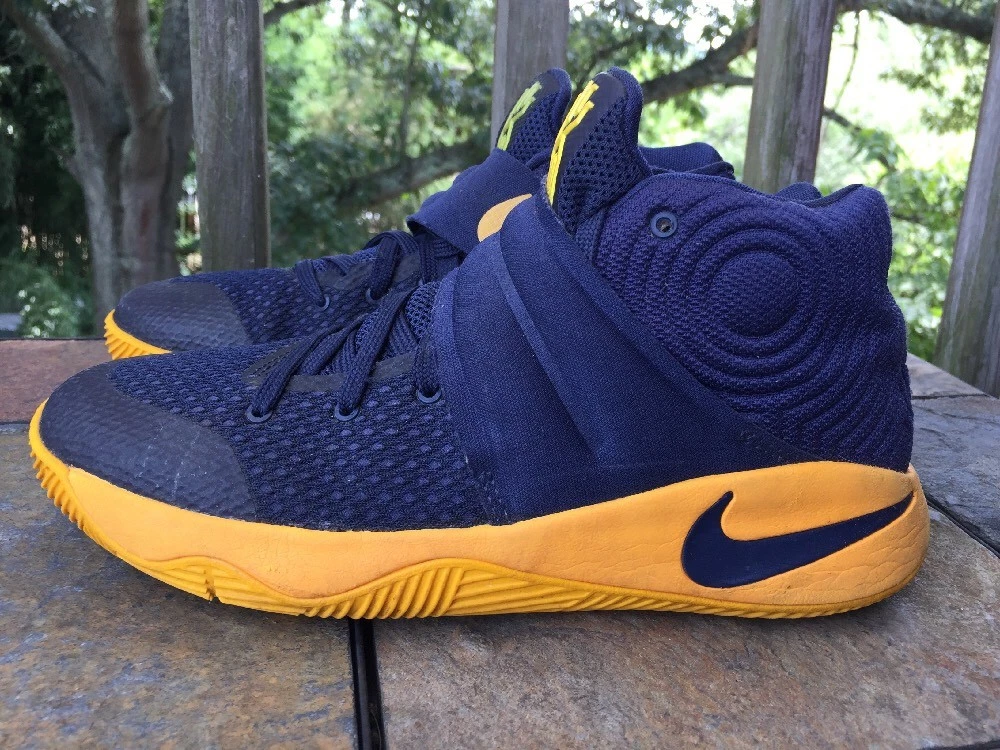 Huelga Prestigio imitar NIKE Kyrie 2 Irving Cavs II Playoff NAVY GOLD Sneakers Boys Girls Shoes Sz  5.5 | eBay