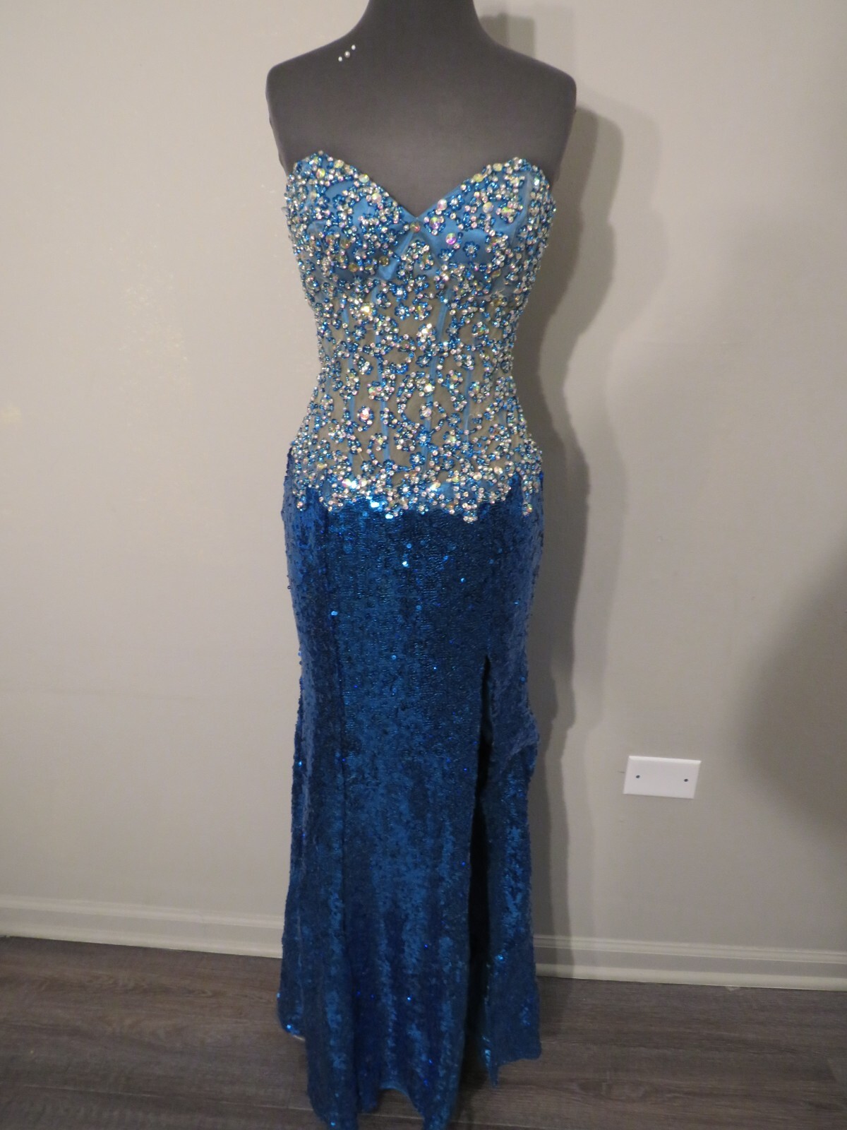 Picture 1 of 20