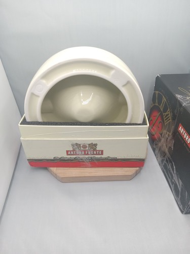 Arturo Fuente. Fuente Story Ashtray. Solid Cream Scheme. New In Box. NIB - Picture 5 of 12