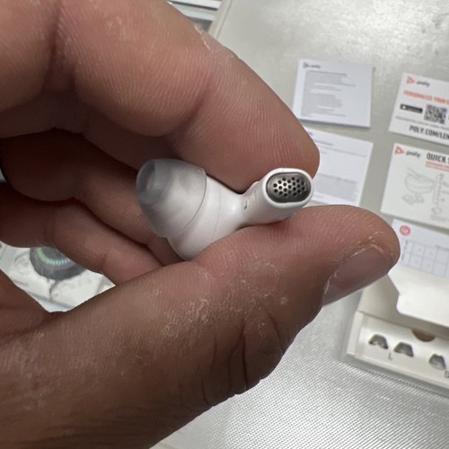 Voyager Free 60+ UC True Wireless Earbuds (Plantronics) – Noise-Canceling. New - 第 11/21 張圖片