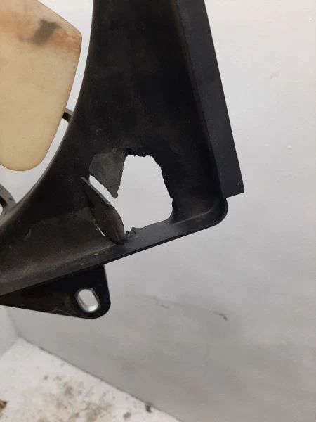 Conjunto de motor de ventilador de radiador y paquete de limusina 06-11 Cadillac DTS 21999691 Foto 4 de 4