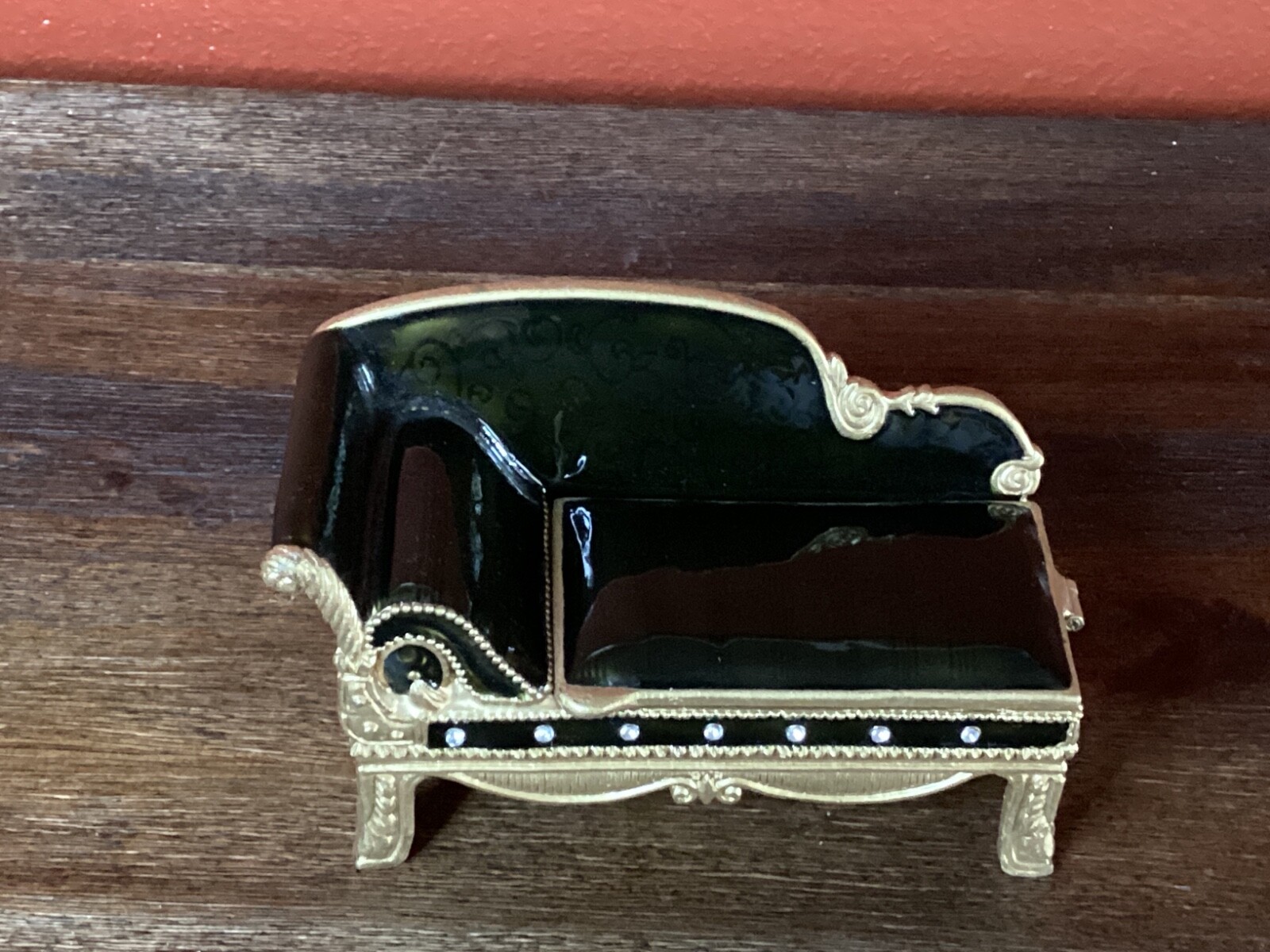 Picture 2 of 6