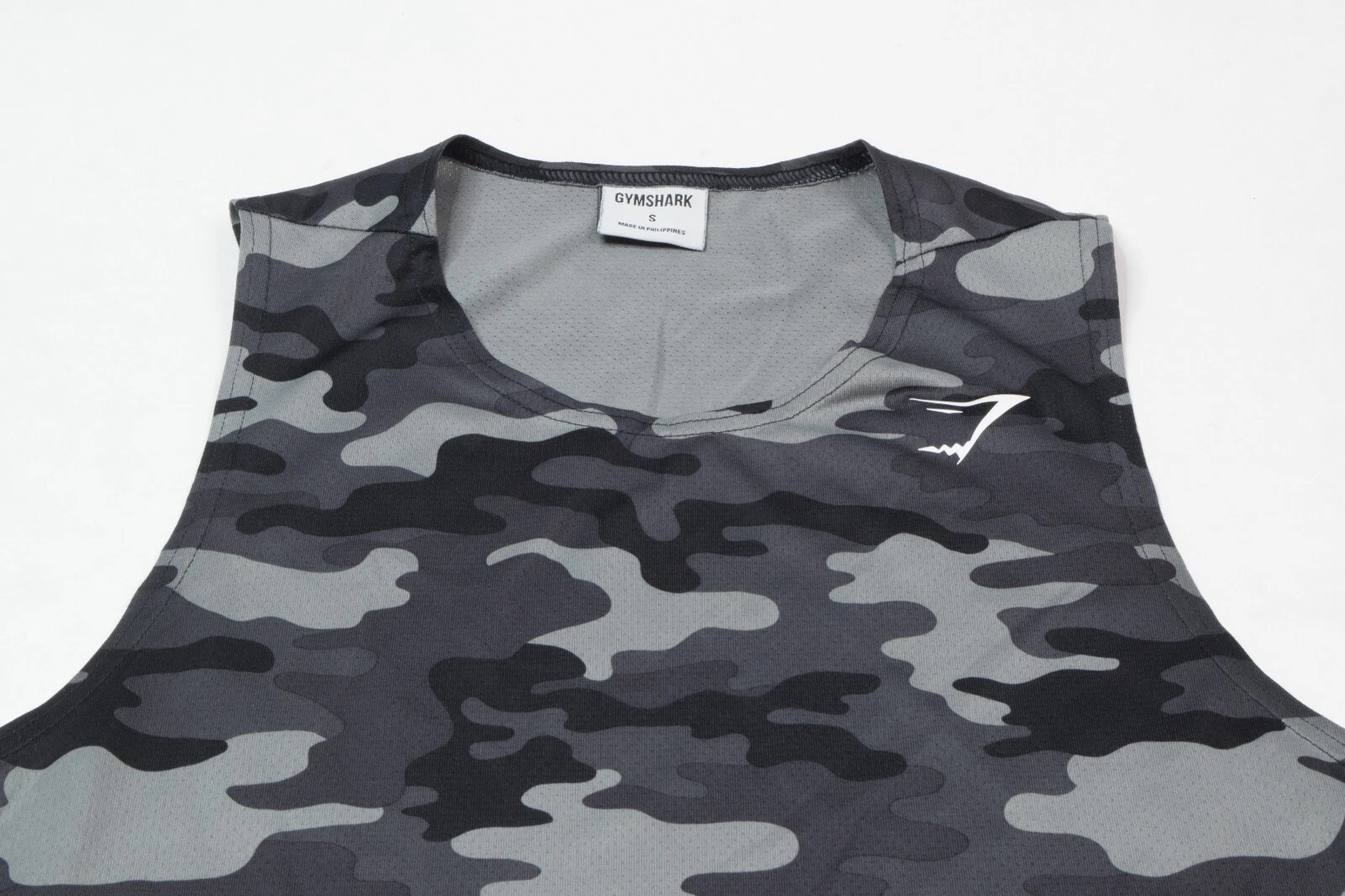 gymshark arrival camouflage slim fit vented gym tank-top