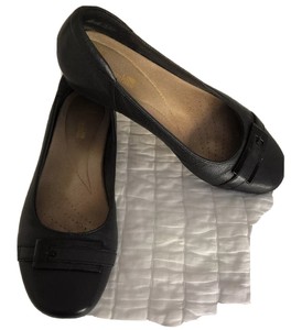 black flats with cushion