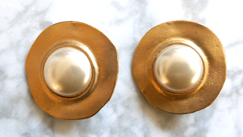 boucles d'oreilles dior tribales en metal dore et
