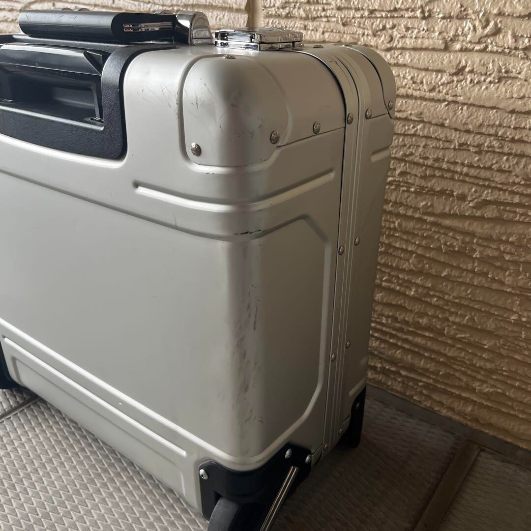 Zero Halliburton Silver 4-wheels Carry Case Suitcase 40x40x20 | eBay